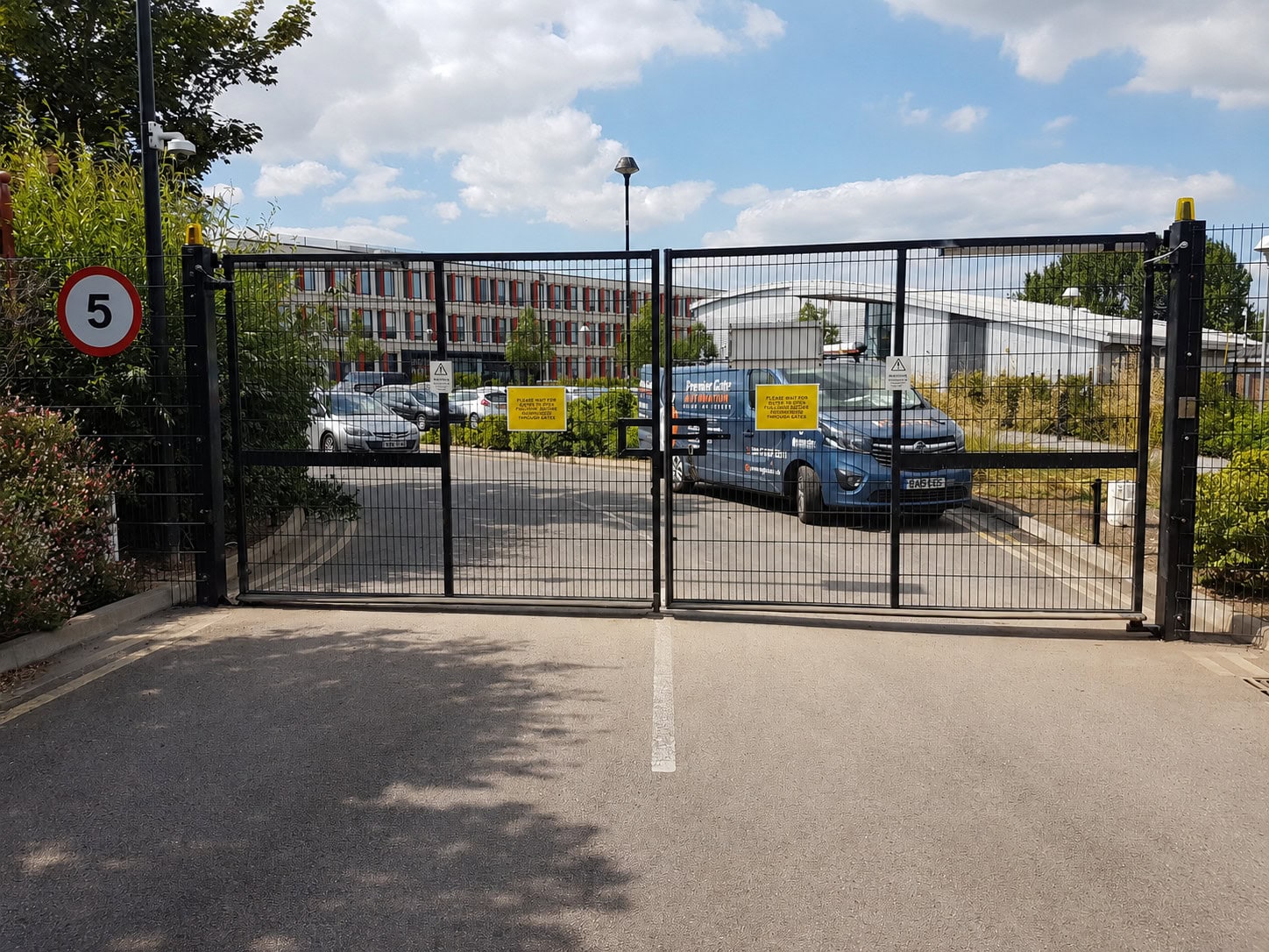 School electric gates